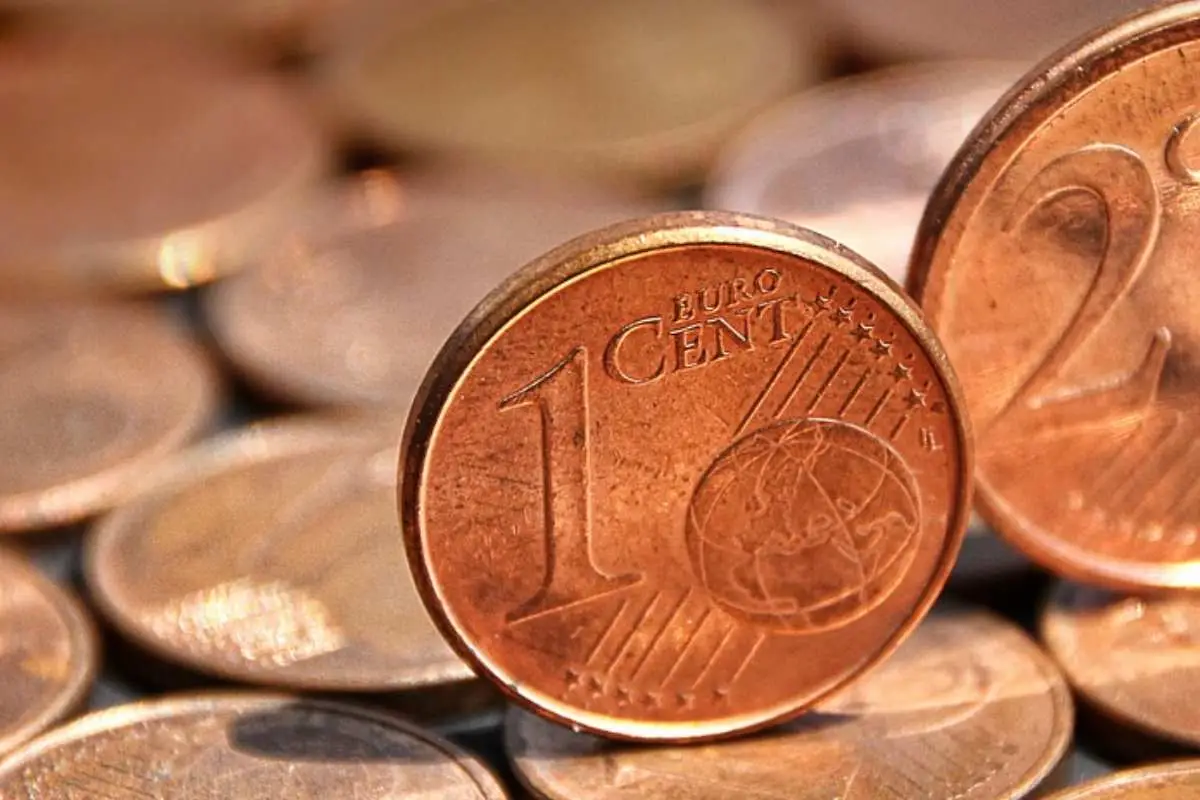 Non solo sterline: i vecchi centesimi italiani valgono più di quanto immagini oggi Non solo sterline: i vecchi centesimi italiani valgono più di quanto immagini oggi