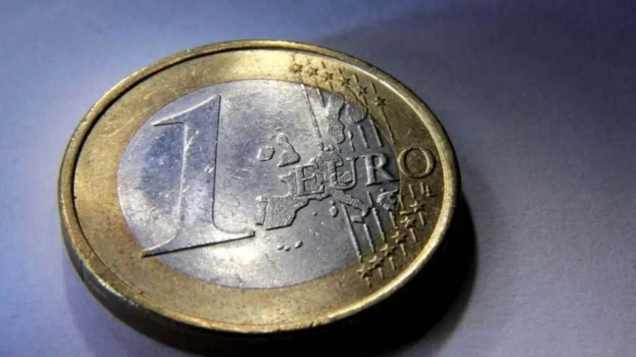 Moneta da 1 € con questo simbolo: se ce l’hai in casa vale una fortuna Moneta da 1 € con questo simbolo: se ce l’hai in casa vale una fortuna
