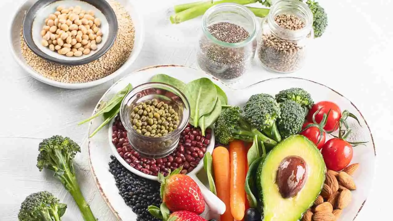 Allerta stitichezza: ecco i cibi da mangiare per risolvere subito Allerta stitichezza: ecco i cibi da mangiare per risolvere subito