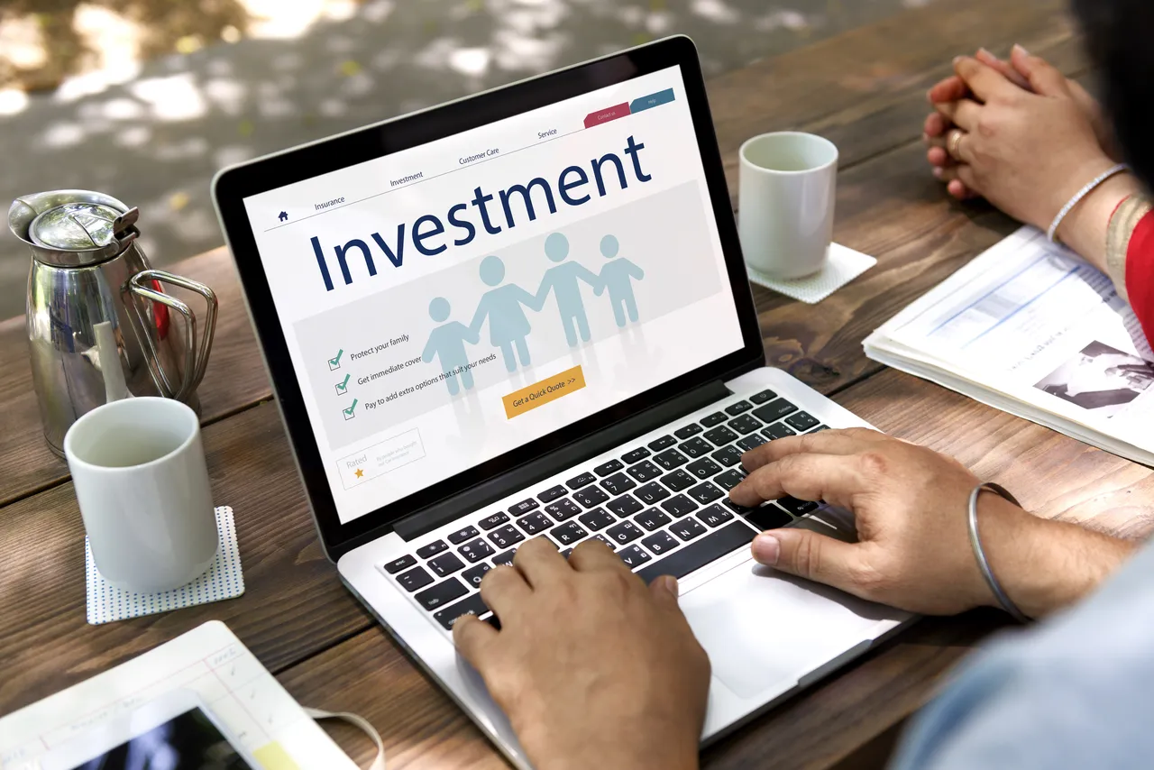Attenzione a questi investimenti online: cosa controllare prima Attenzione a questi investimenti online: cosa controllare prima